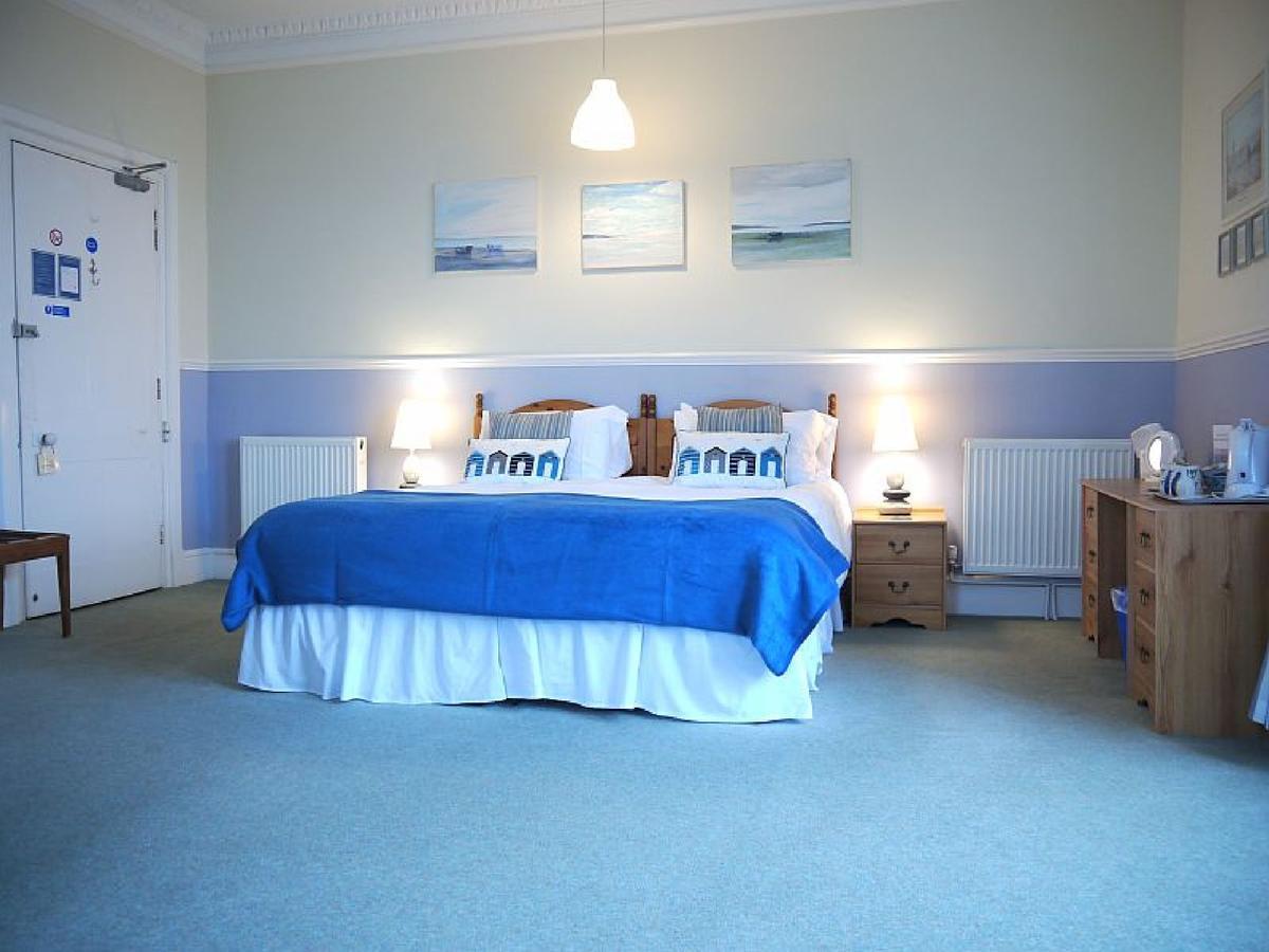 Bed and Breakfast Culloden House à Westward Ho!  Extérieur photo