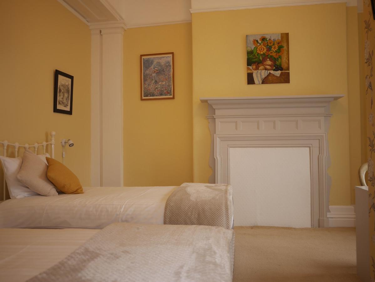 Bed and Breakfast Culloden House à Westward Ho!  Extérieur photo